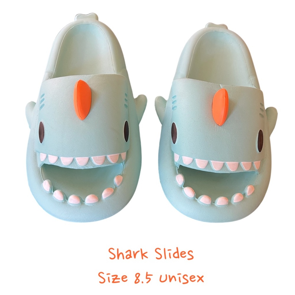 Shark Slides 8.5 Unisex *slightly used *no box included